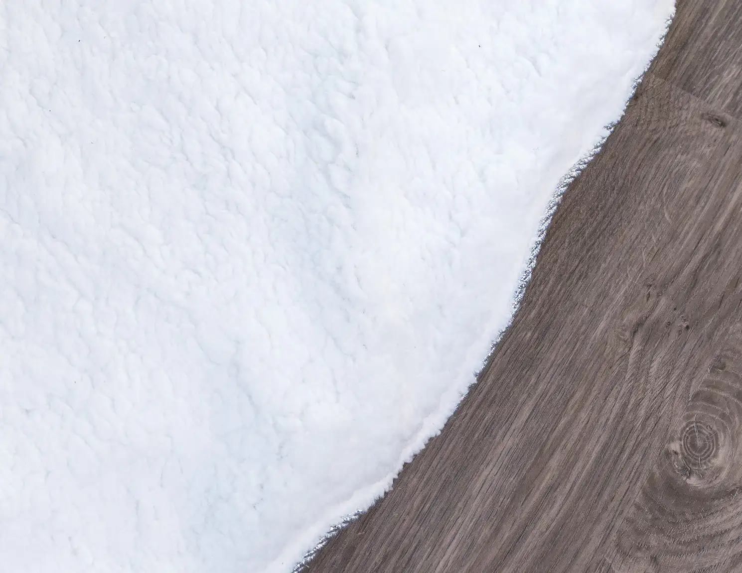 60" White Plush Tree Skirt 4 60" White Plush Tree Skirt - Image 2