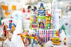 North Pole Crayola Crayon Factory -Christmas decorations 2839928523C ca301041 a60d 47bb af6d d4005d8e4856